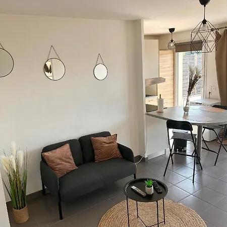 F2 Avec Grande Terrasse *