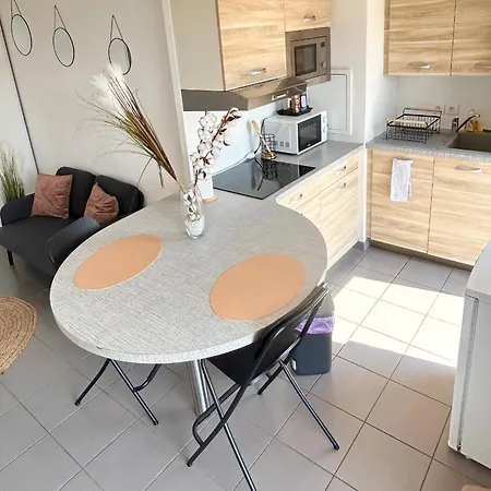 F2 Avec Grande Terrasse * Corbeil-Essonnes